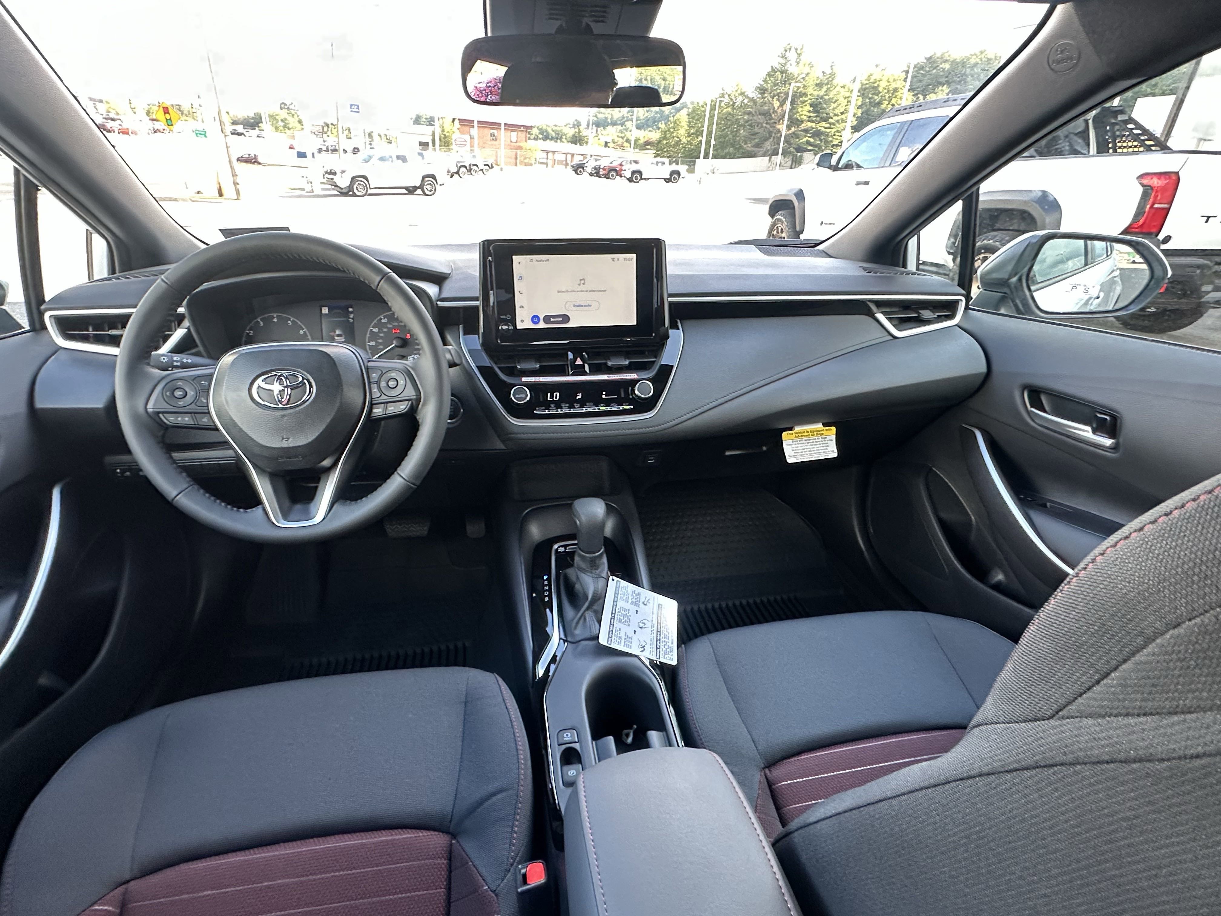 2025 Toyota Corolla SE photo 2