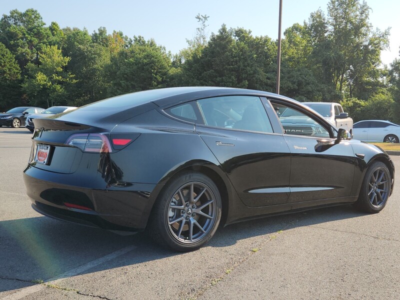 2021 Tesla Model 3 Standard Range Plus photo 3
