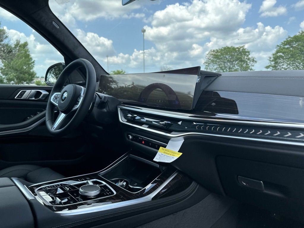 New 2026 Carbon Black Metallic BMW xDrive40i image 29