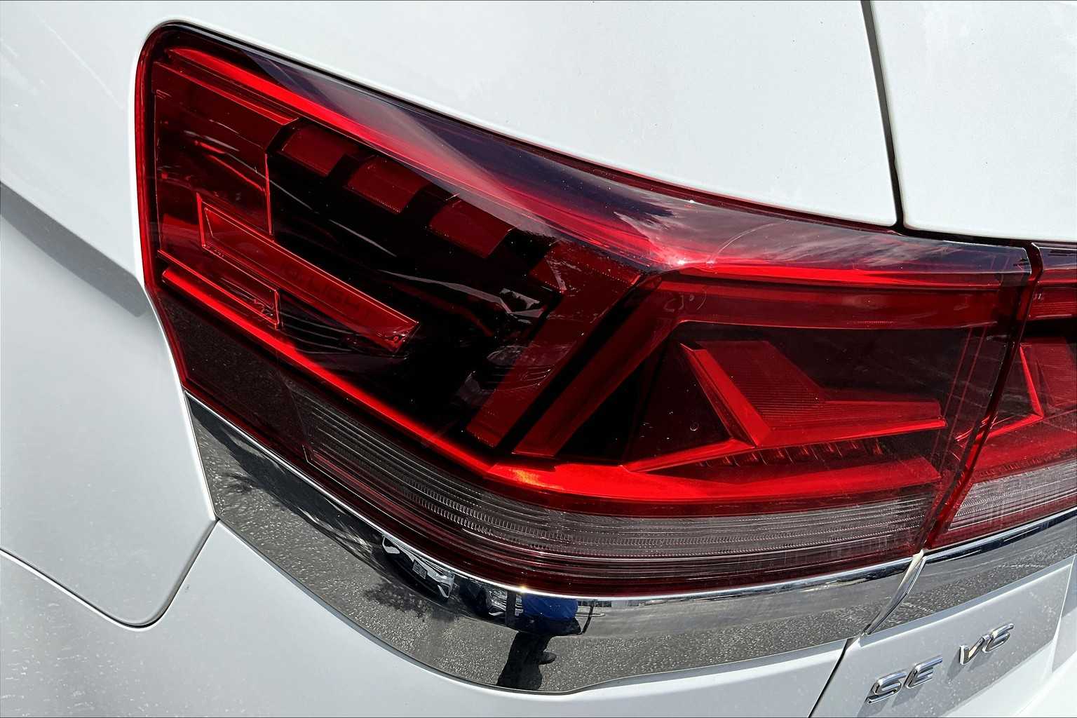 2021 Volkswagen Atlas SE Technology R-Line photo 27