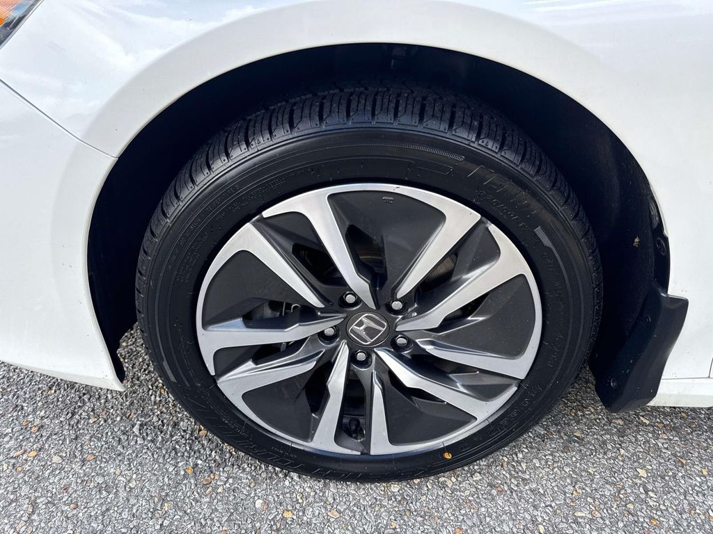 2022 Honda Accord Hybrid EX-L photo 3