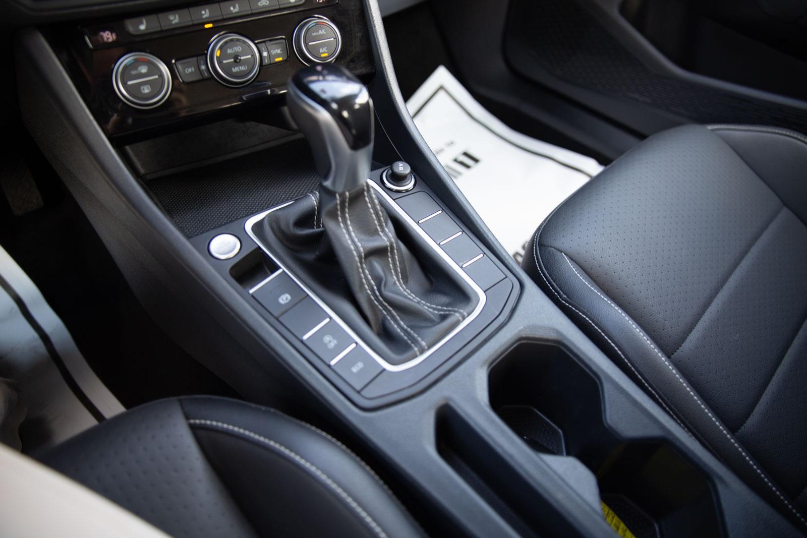 2024 Volkswagen Jetta SE photo 14