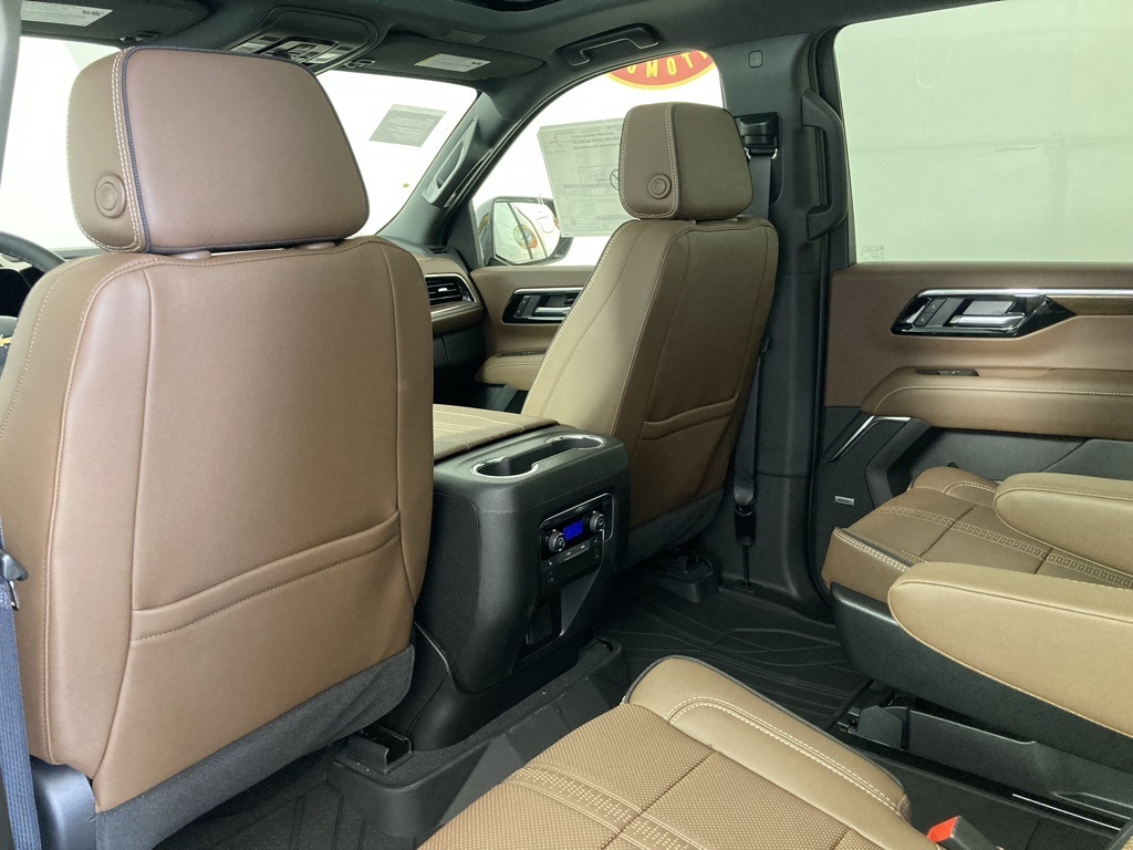 2026 Chevrolet Suburban High Country photo 13