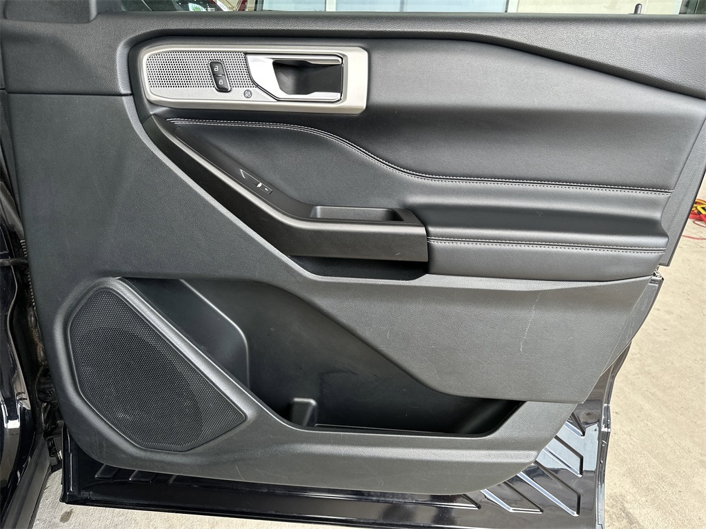 2020 Ford Explorer Limited photo 30