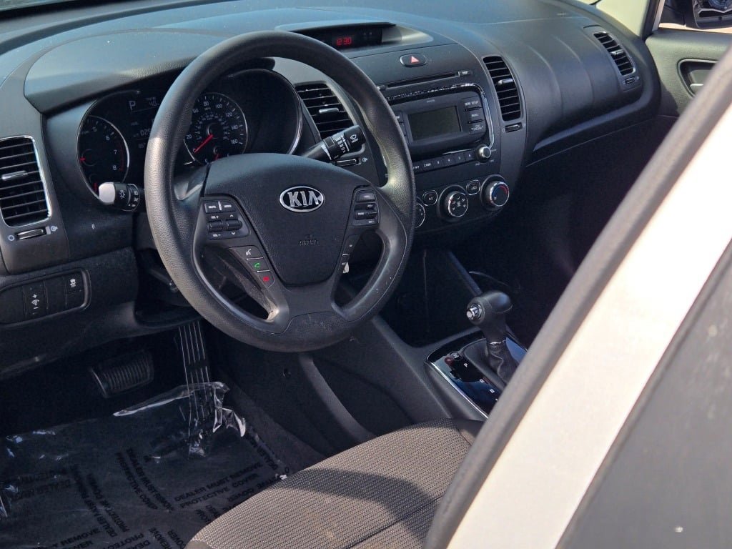 2018 Kia Forte LX Base photo 18