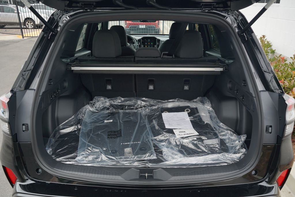 2025 Subaru Forester Premium Base photo 10