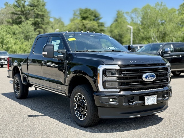 2025 Ford F-350 Super Duty Platinum's photo