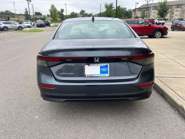 2025 Honda Accord SE photo 4
