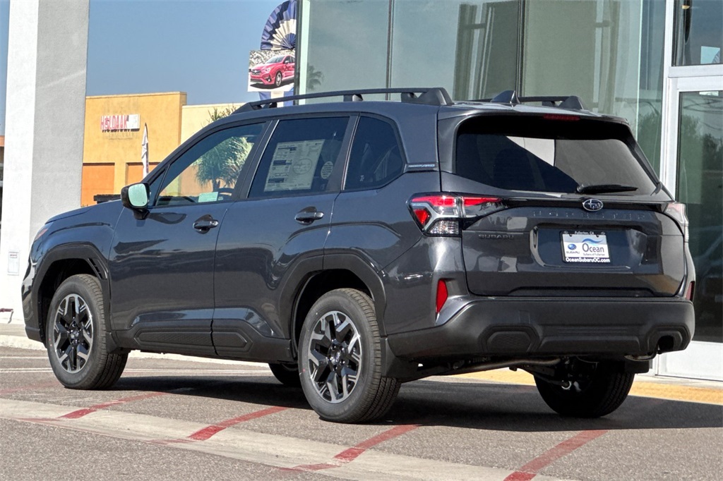 2025 Subaru Forester Premium photo 4