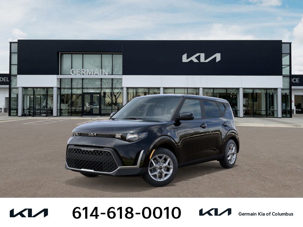 2025 Kia Soul LX's photo