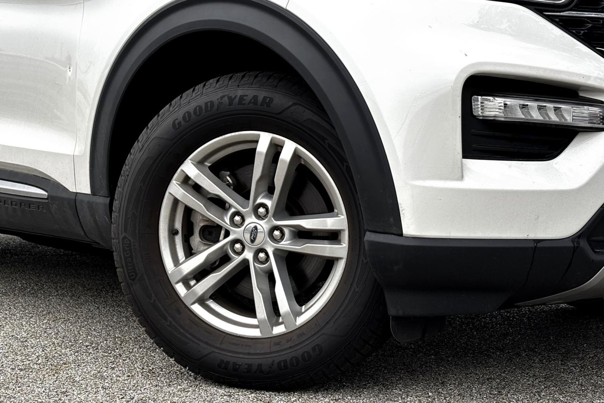 2022 Ford Explorer XLT photo 2