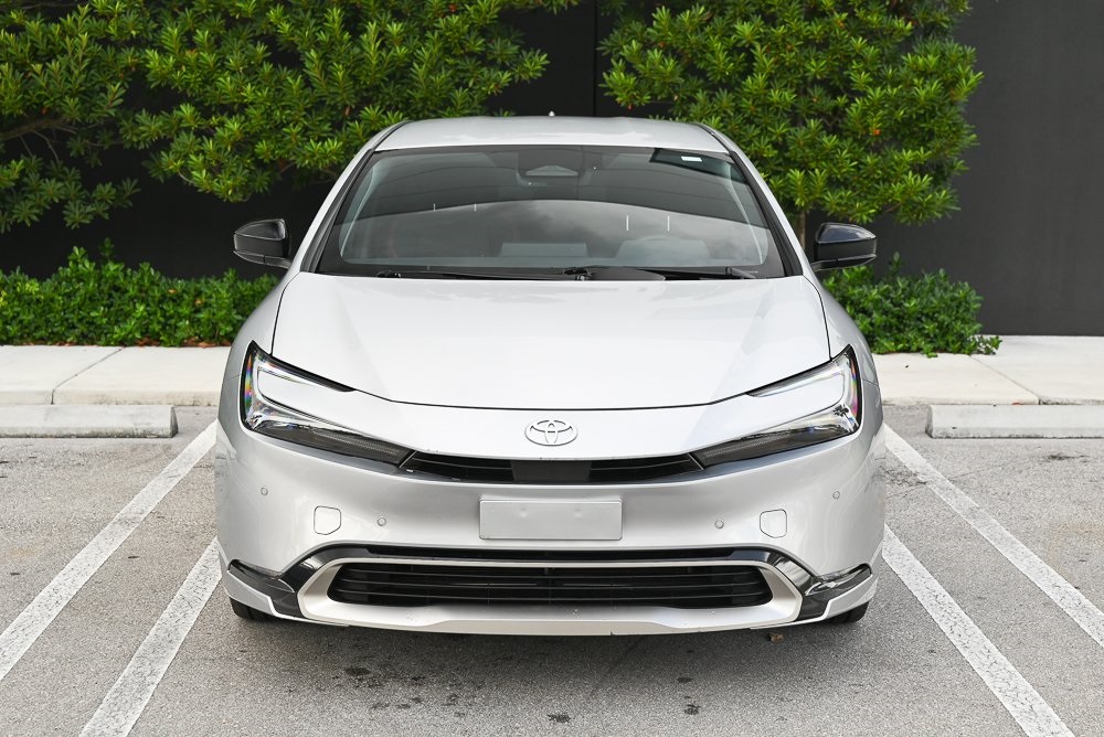 2024 Toyota Prius Prime XSE Premium photo 2