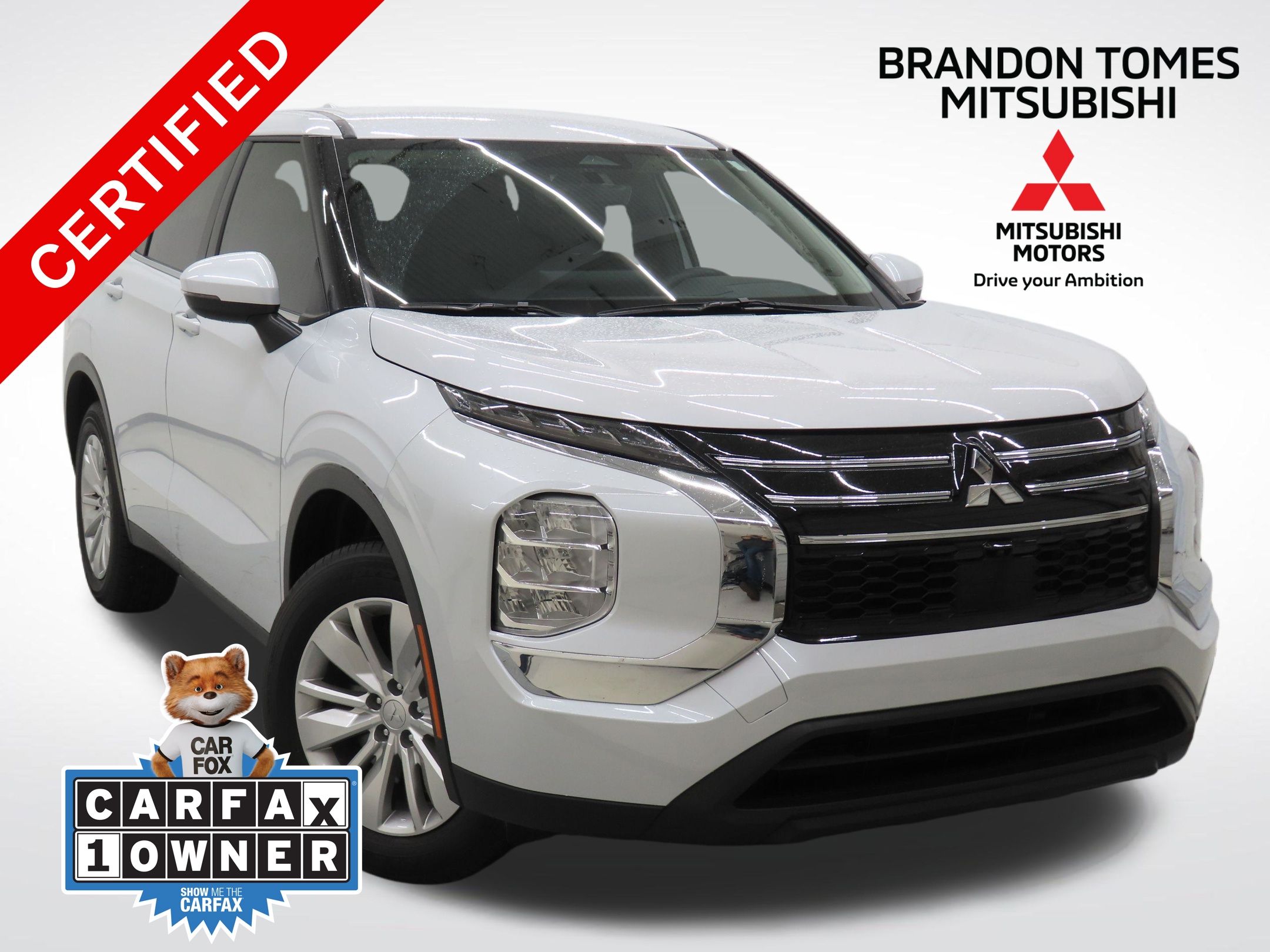 2025 Mitsubishi Outlander ES's photo