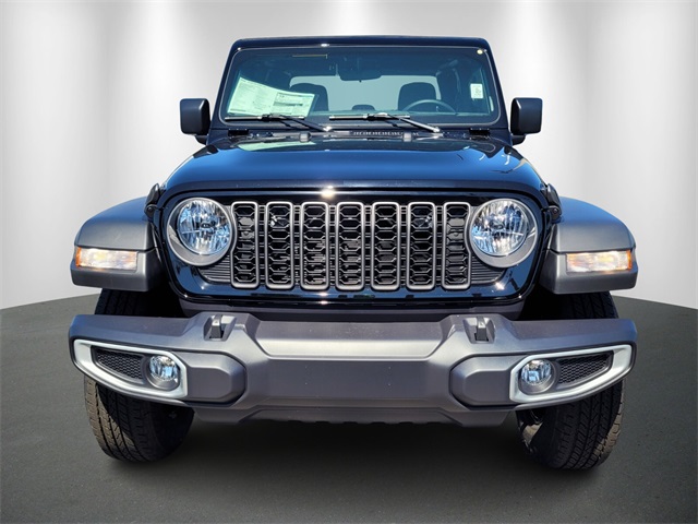 2025 Jeep Gladiator Sport photo 2