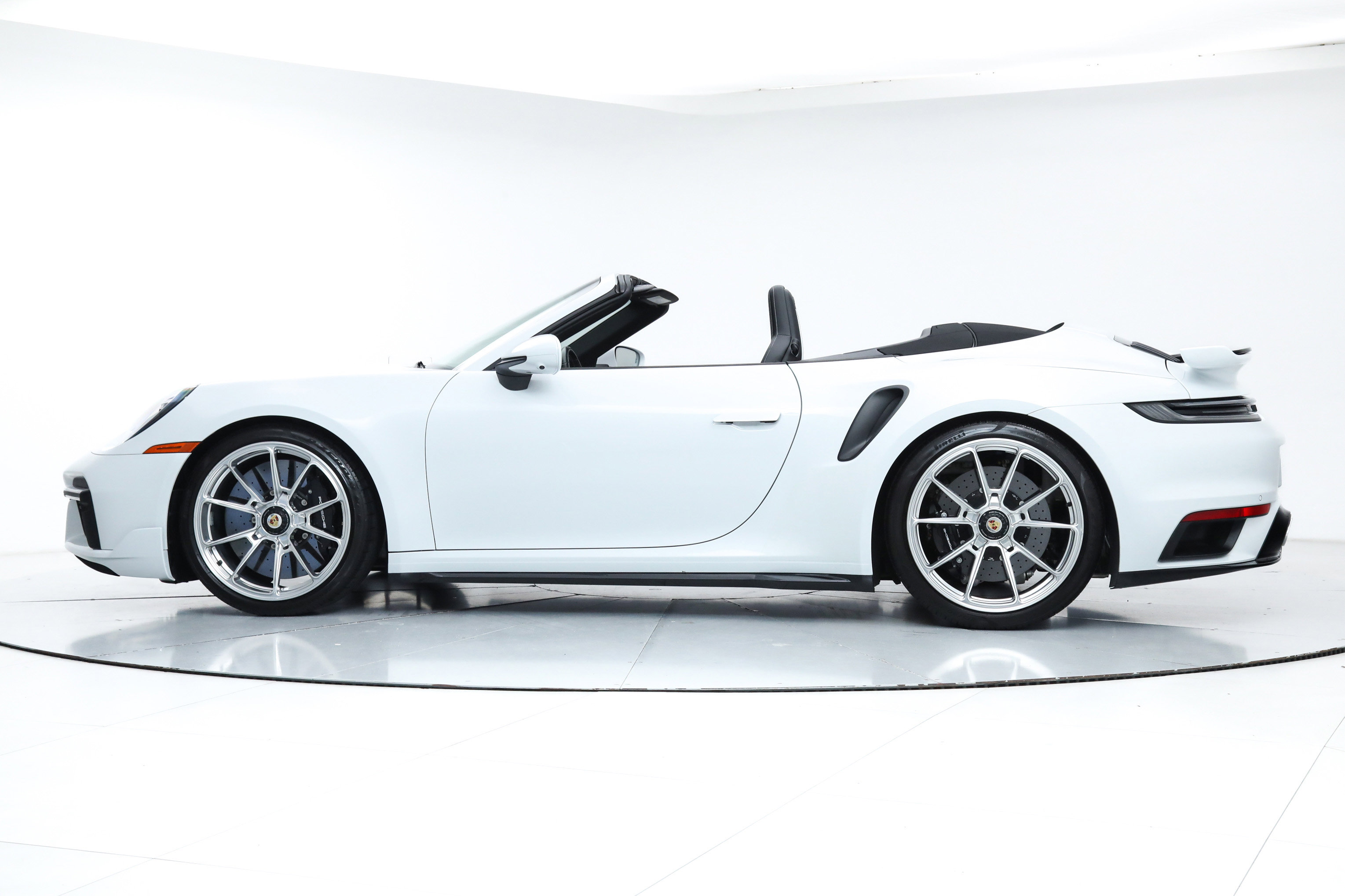 2023 Porsche 911 Turbo S Cabriolet photo 7