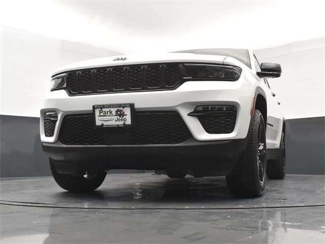 2025 Jeep Grand Cherokee Limited photo 19