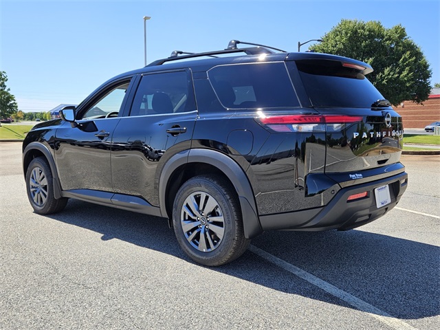 2025 Nissan Pathfinder SV photo 10