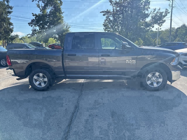 2023 Ram 1500 Classic SLT photo 4