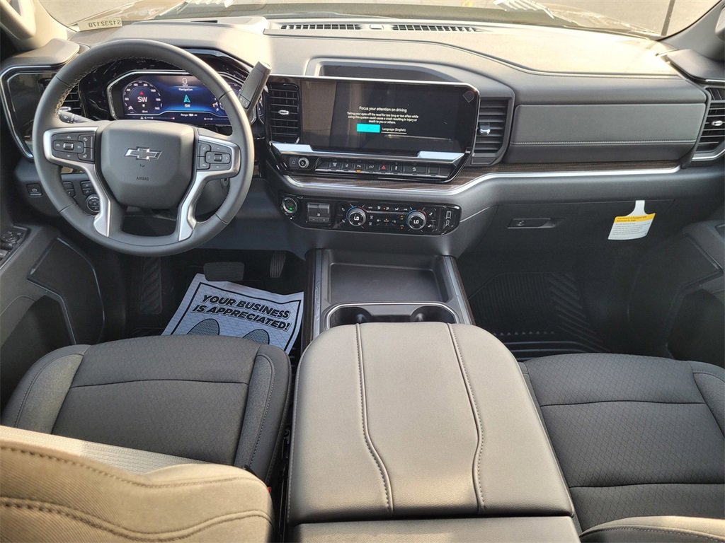 2025 Chevrolet Silverado 2500HD LT photo 9