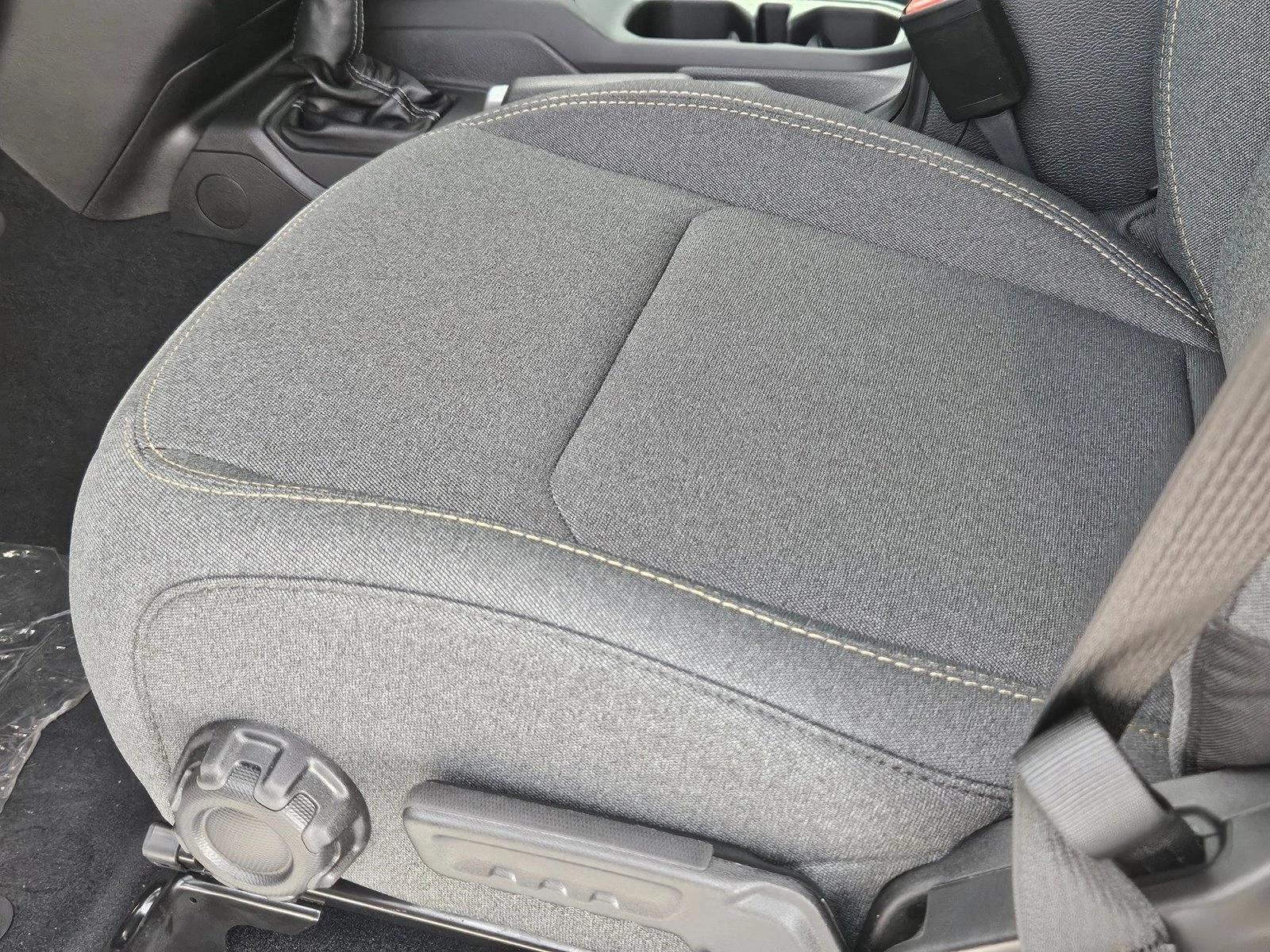 2025 Jeep Wrangler Sport S photo 4