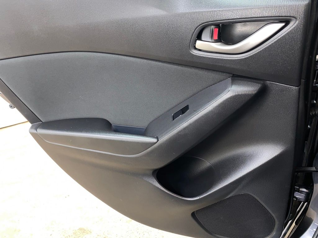 2016 Mazda Mazda3 Touring photo 26
