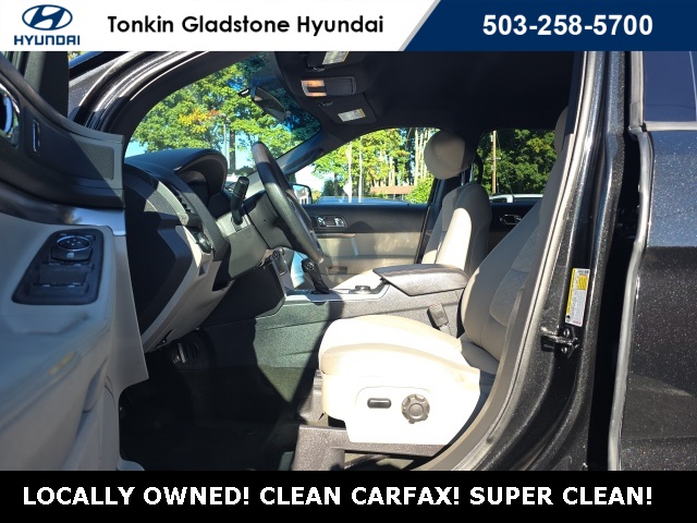 2013 Ford Explorer Base photo 9