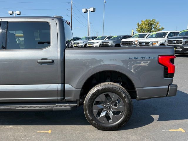 2025 Ford F-150 Lightning photo 12