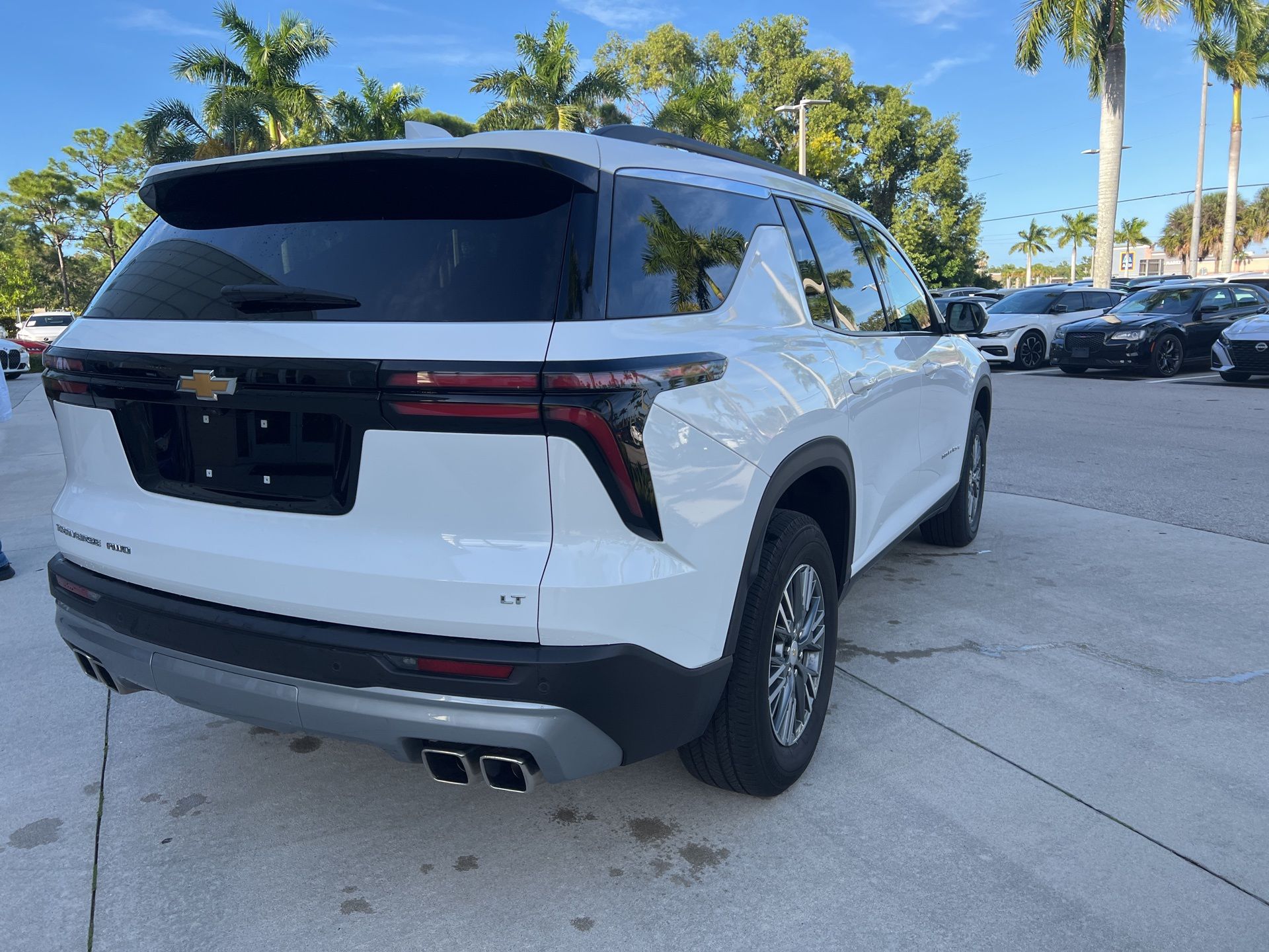 2024 Chevrolet Traverse photo 3