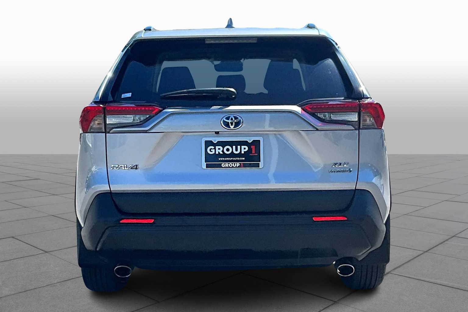 2022 Toyota RAV4 Hybrid XLE Premium photo 4