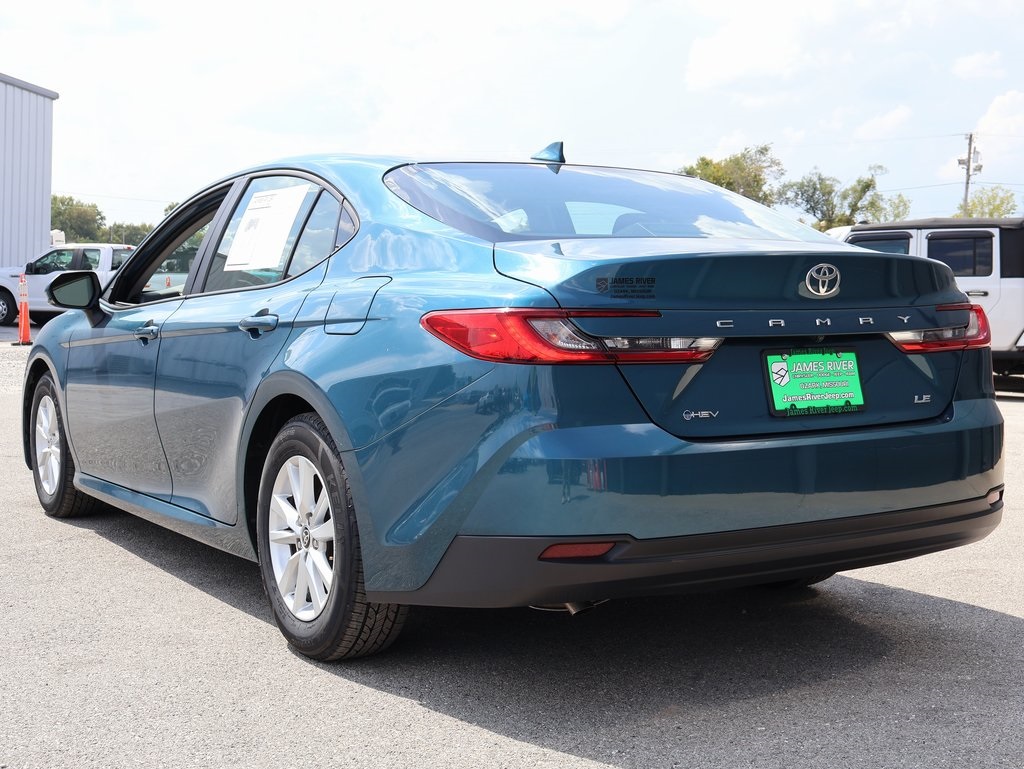 2025 Toyota Camry LE photo 3