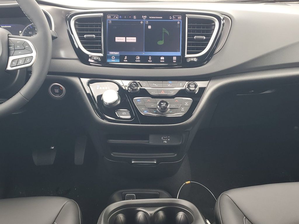 2026 Chrysler Voyager LX photo 9