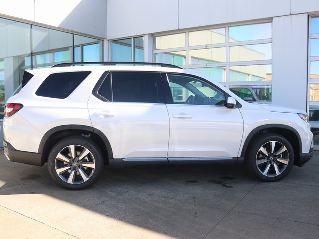 2025 Honda Pilot Touring photo 3