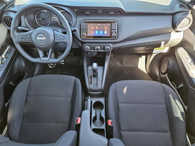 2025 Nissan Kicks Play S photo 17