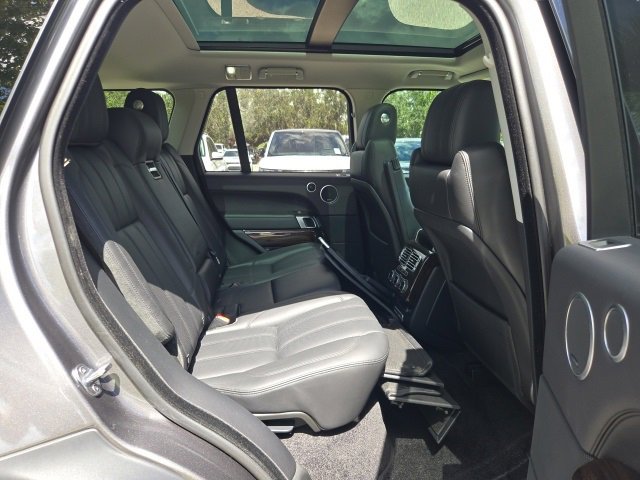 2016 Land Rover Range Rover HSE photo 8