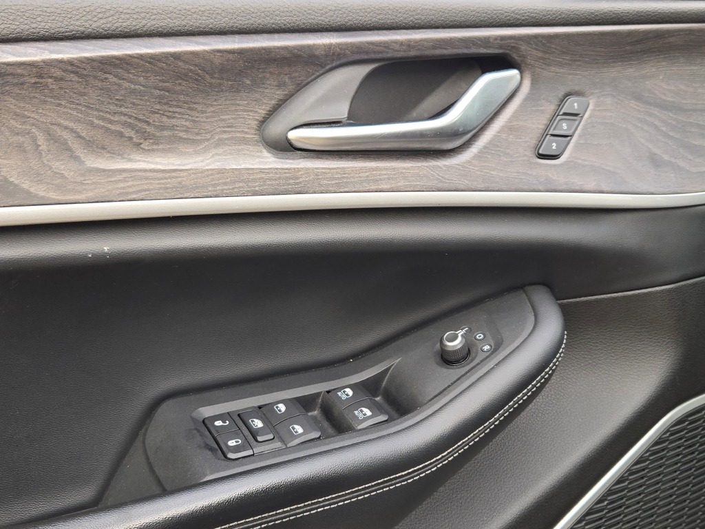 2022 Jeep Grand Cherokee Limited photo 24