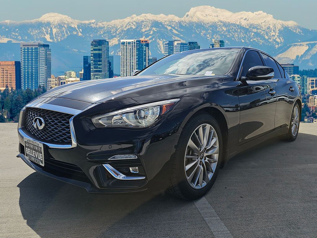 2023 Infiniti Q50 LUXE photo 3