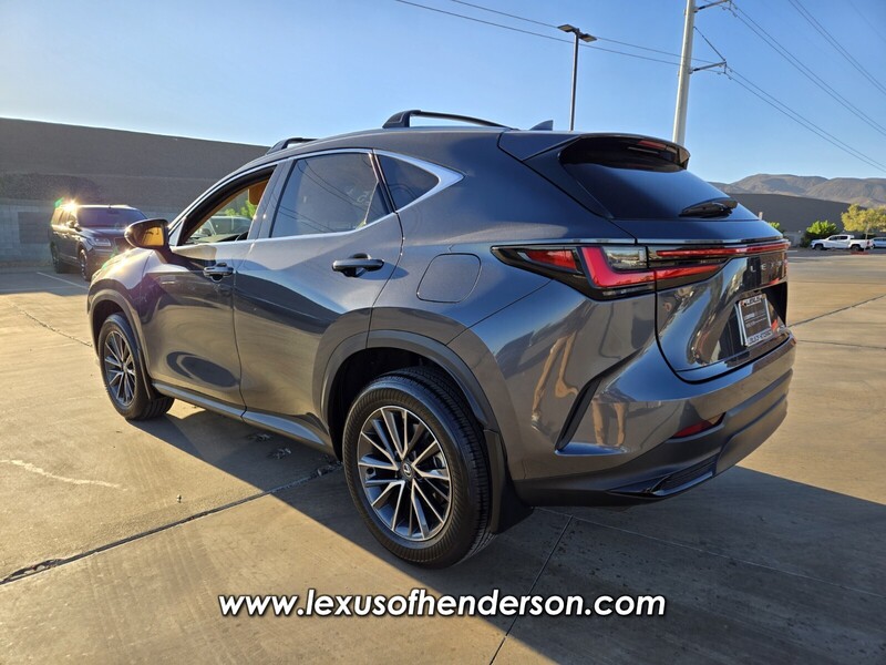 2025 Lexus NX 250 photo 4