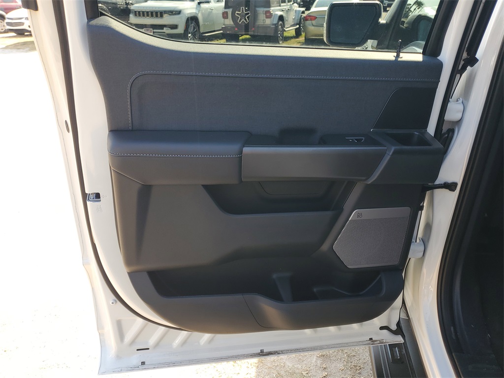 2025 Ford F-150 Lariat photo 26
