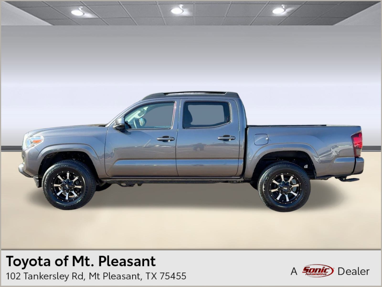 2021 Toyota Tacoma SR's photo