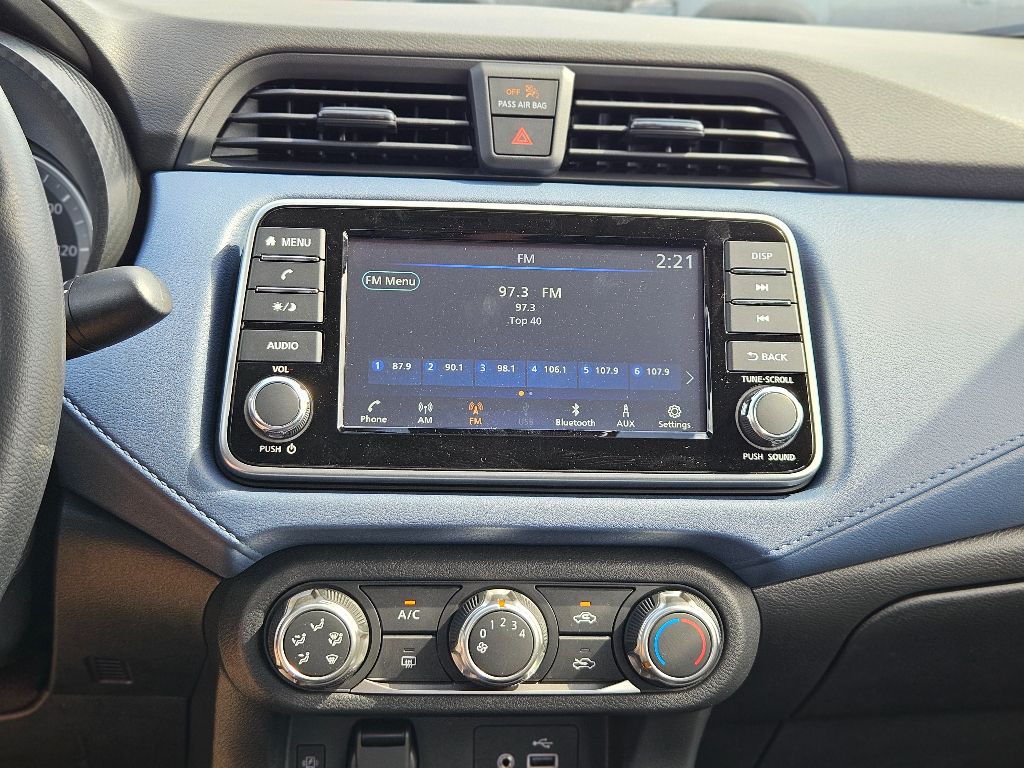 2025 Nissan Versa SV photo 16