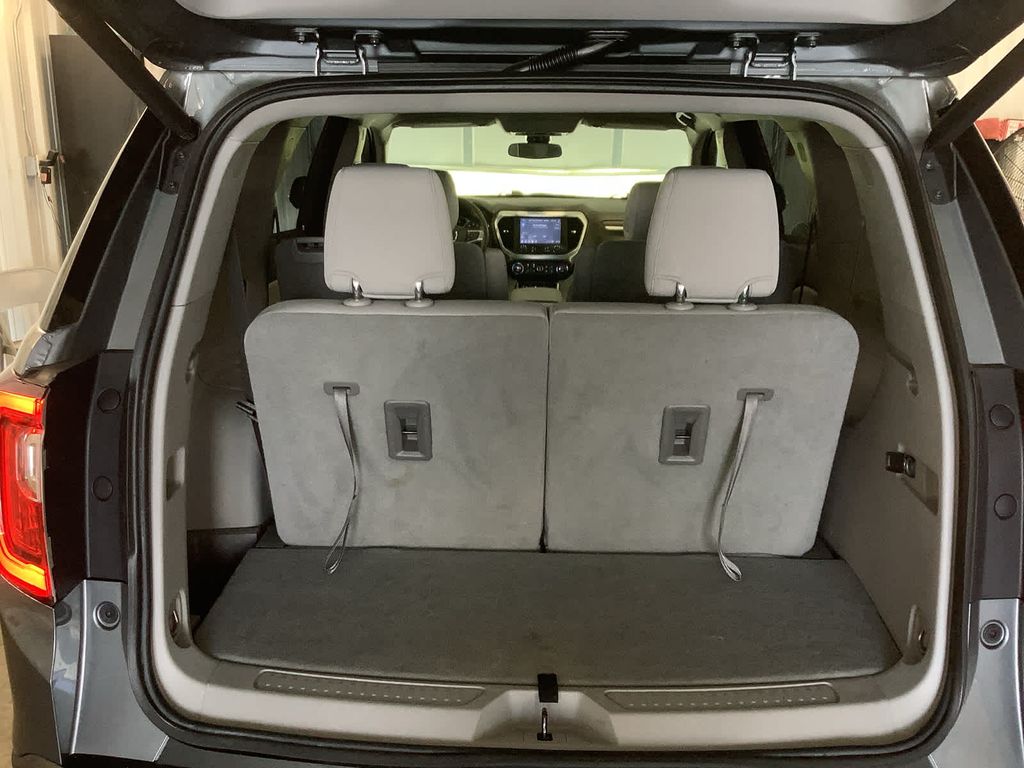 2022 Gmc Acadia SLE photo 28
