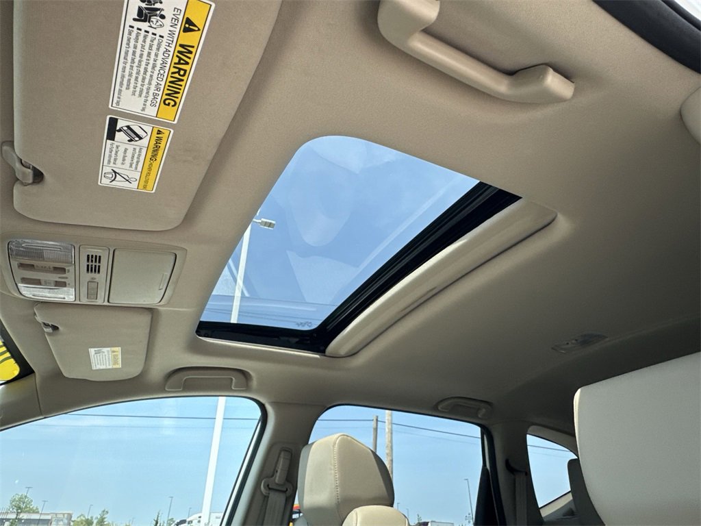 2017 Honda CR-V EX-L photo 16