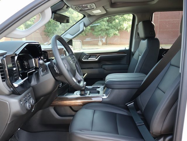 2026 Chevrolet Silverado 1500 RST photo 9