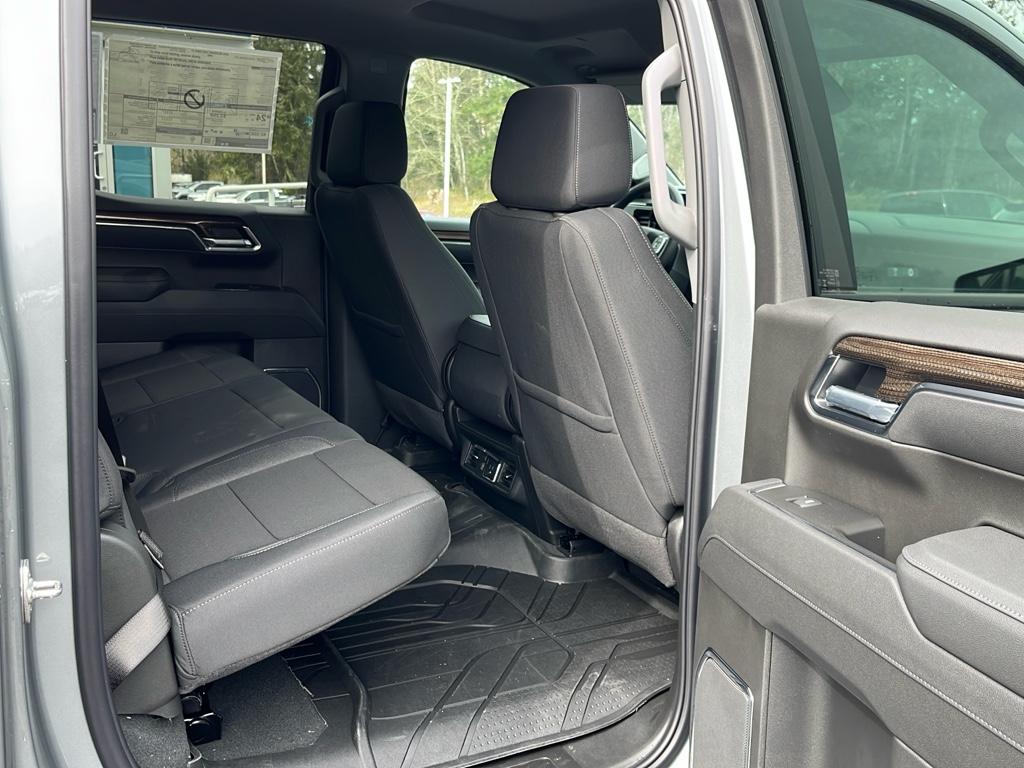 2025 Chevrolet Silverado LT photo 15