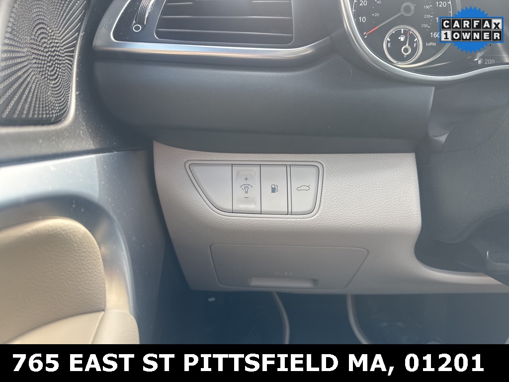 2022 Genesis G70 2.0T photo 19
