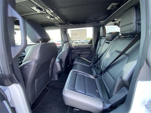 2025 Ford Bronco Outer Banks photo 14