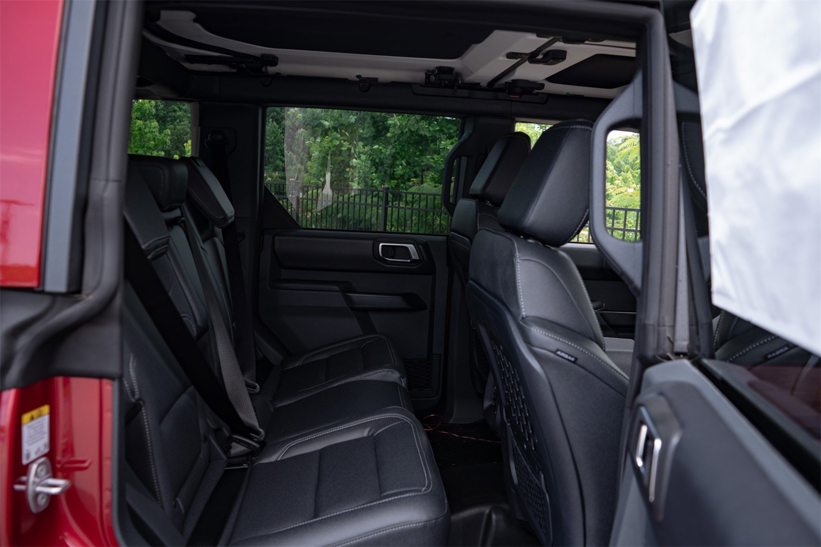 2025 Ford Bronco Badlands photo 17
