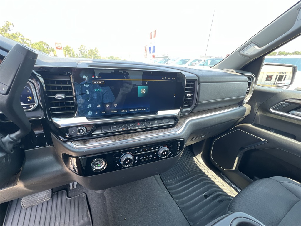 2023 Chevrolet Silverado 1500 LT photo 24