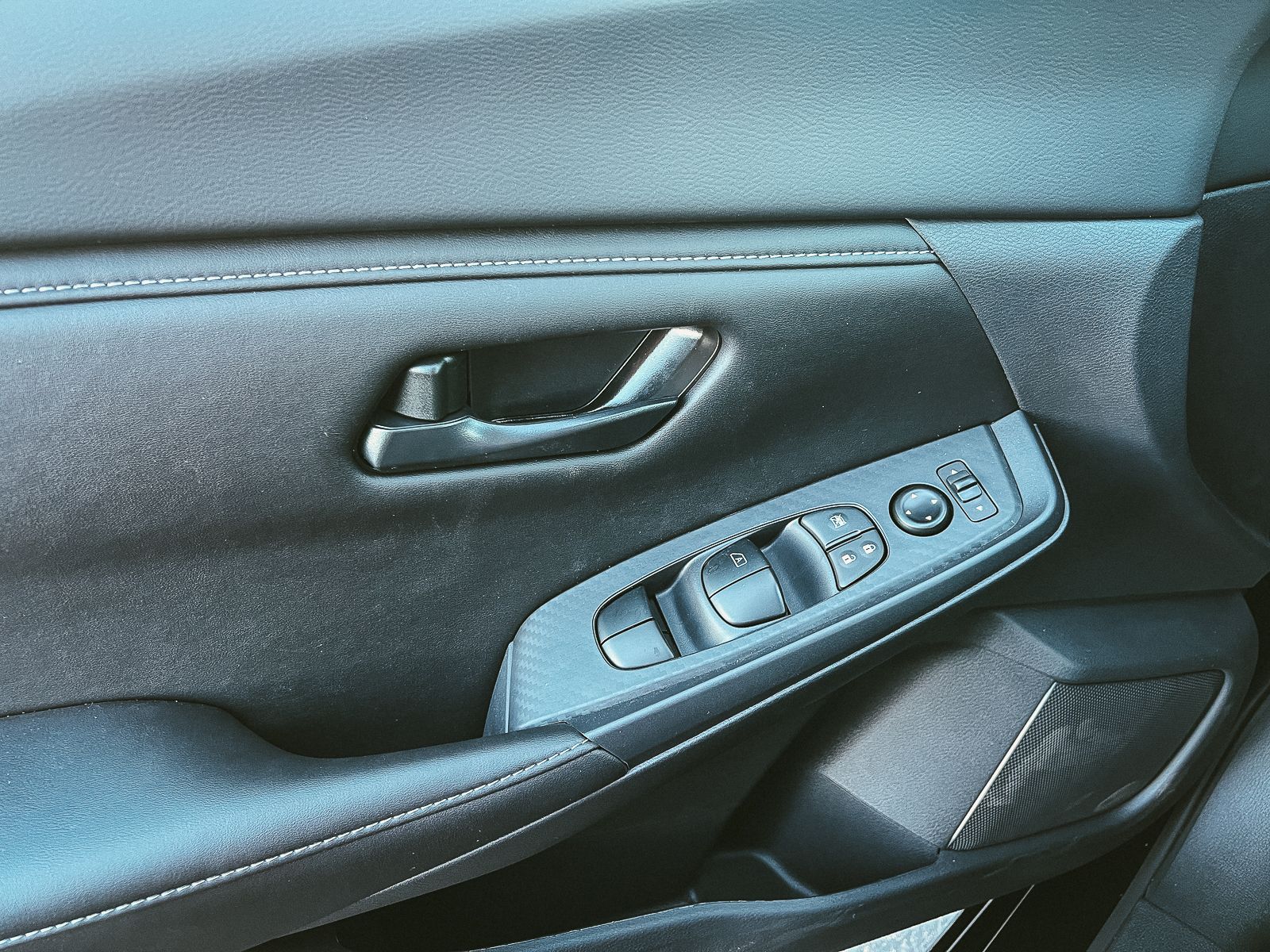 2025 Nissan Sentra S photo 37