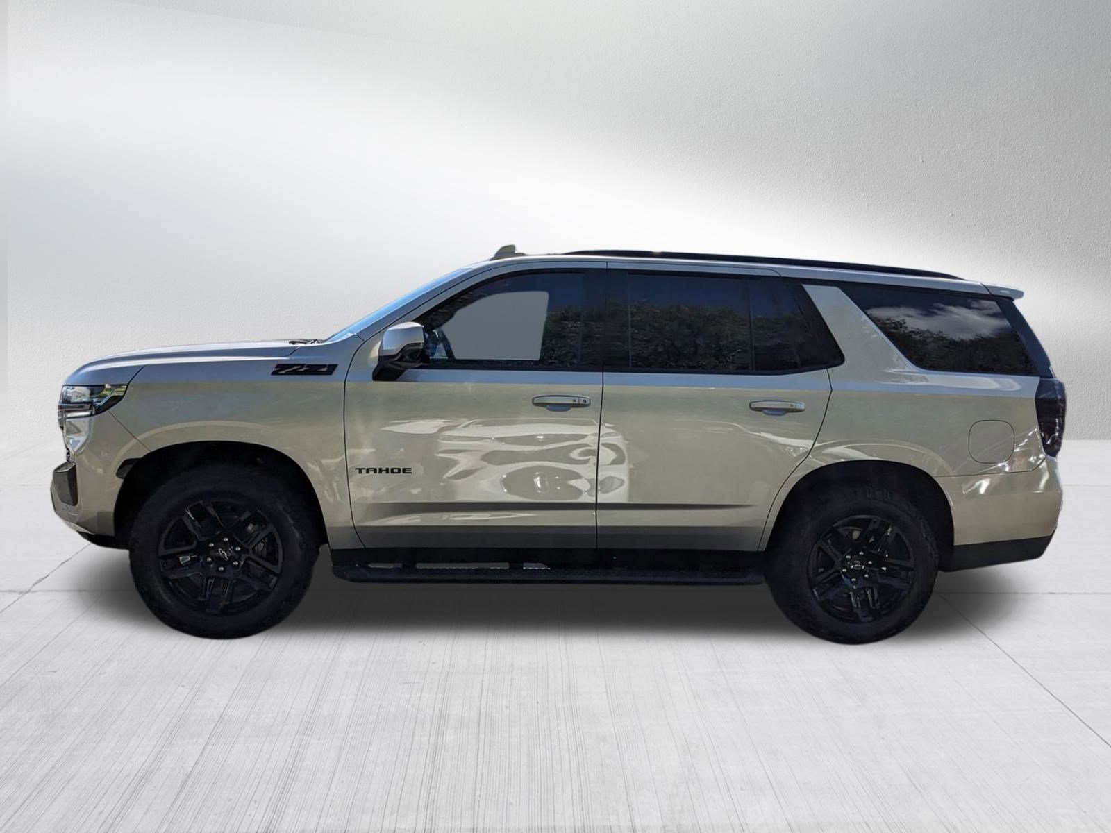2022 Chevrolet Tahoe Z71 photo 2